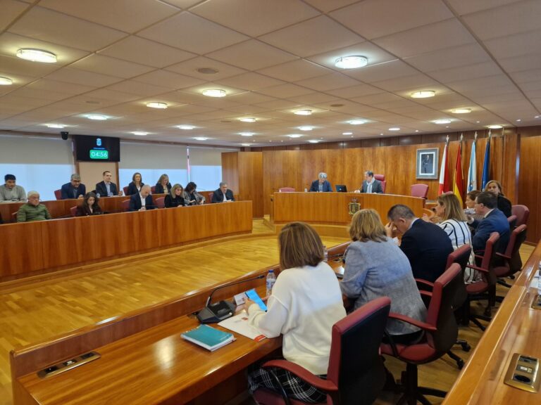 El pleno de Vigo rechaza el «caciquismo» de la Diputación de Pontevedra al «censurar» a relatoras por «causas políticas»