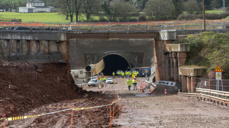 Adif completa la perforación del túnel de Oural, en la renovación de la línea Monforte-Ourense-Lugo