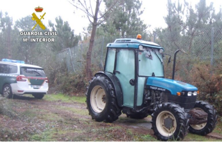 Investigan a un hombre de 33 años acusados de robar un tractor y maquinaria a unos vecinos en Caldas (Pontevedra)