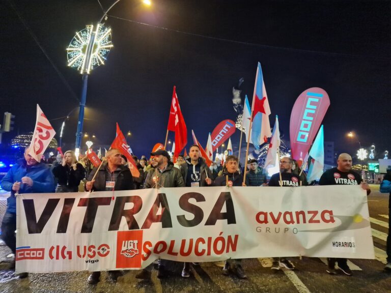 Trabajadores de Vitrasa suspenden temporalmente la huelga para negociar con la empresa