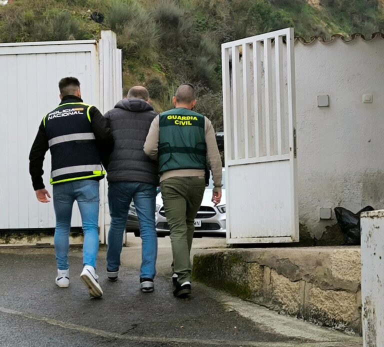 Cae en Ourense una trama de tráfico ilegal de aves con conexiones internacionales y estafados en toda España