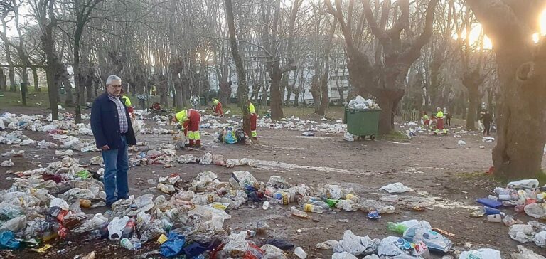 El dispositivo municipal de limpieza recogió más de 10.000 kilos de basura en Fingoi tras la Carballeira universitaria