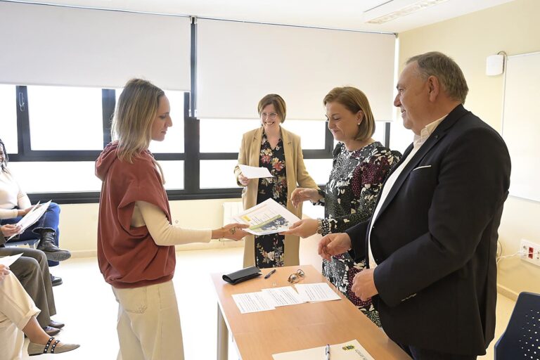 Elena Rivo destaca la formación como «llave» para el acceso al empleo