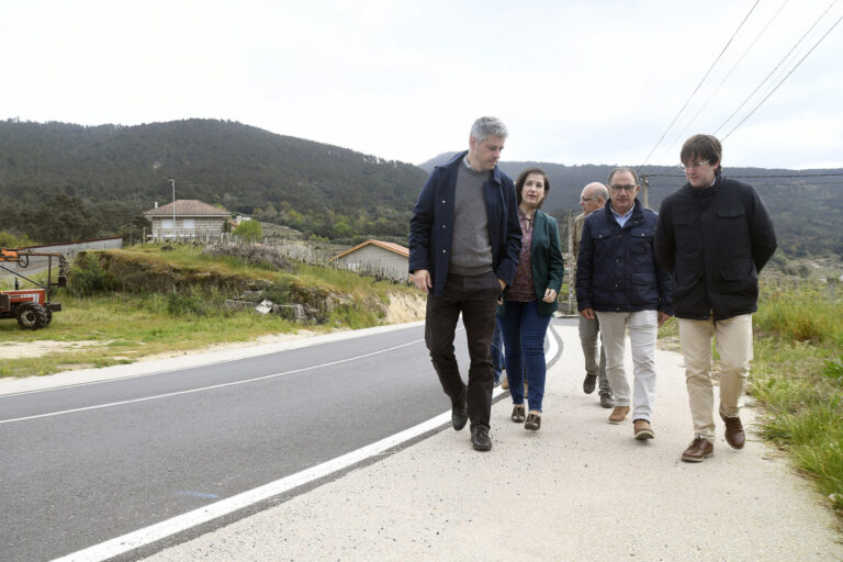 La Xunta pone en servicio nuevas plazas de aparcamiento en la avenida de Galicia, en Vigo