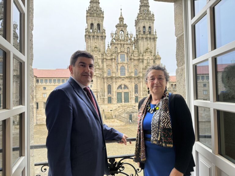 Pedro Blanco se reúne con la presidenta del Consello da Cultura Galega, Rosario Álvarez