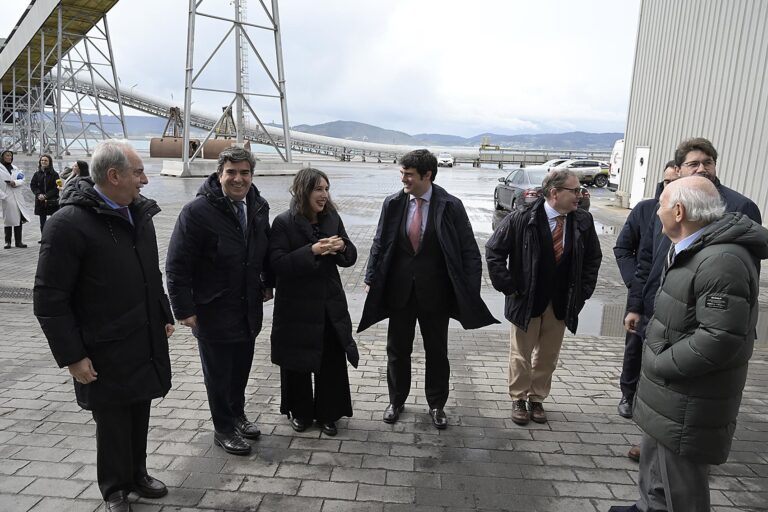 La Xunta apuesta por el carácter estratégico del puerto exterior de A Coruña para todo el noroeste