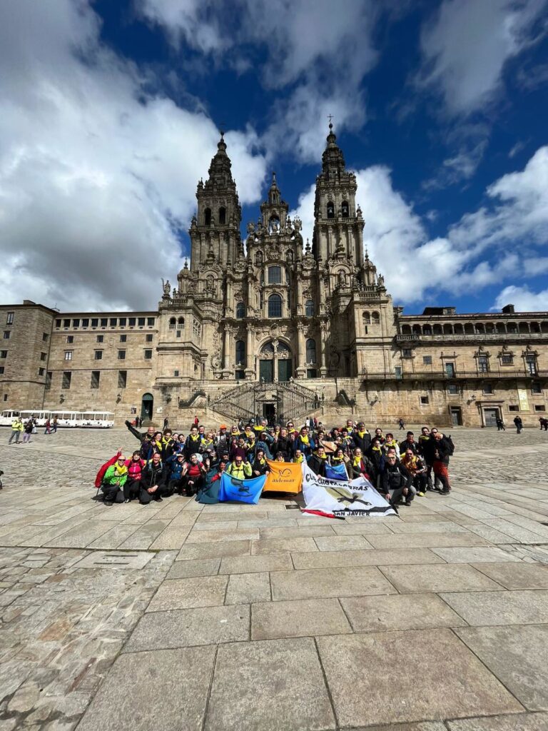 Llegan a Santiago los participantes del proyecto inclusivo ‘Sin límites’ que hicieron el Camino Francés