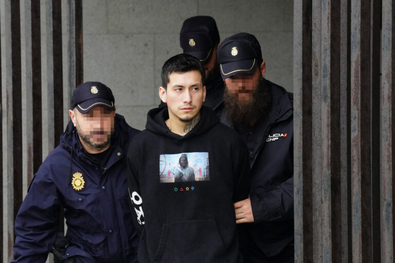 La jueza envía a prisión provisional al acusado del crimen machista de Ribeira