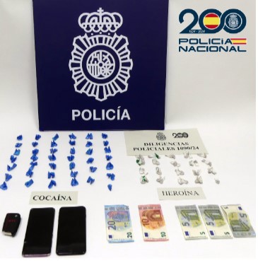 Detenidos dos varones en Ribeira (A Coruña) por tráfico de cocaína y heroína