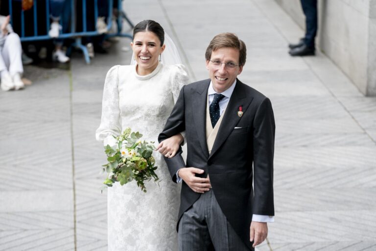 Almeida y Teresa Urquijo contraen matrimonio en una ceremonia a la que asiste Alfonso Rueda