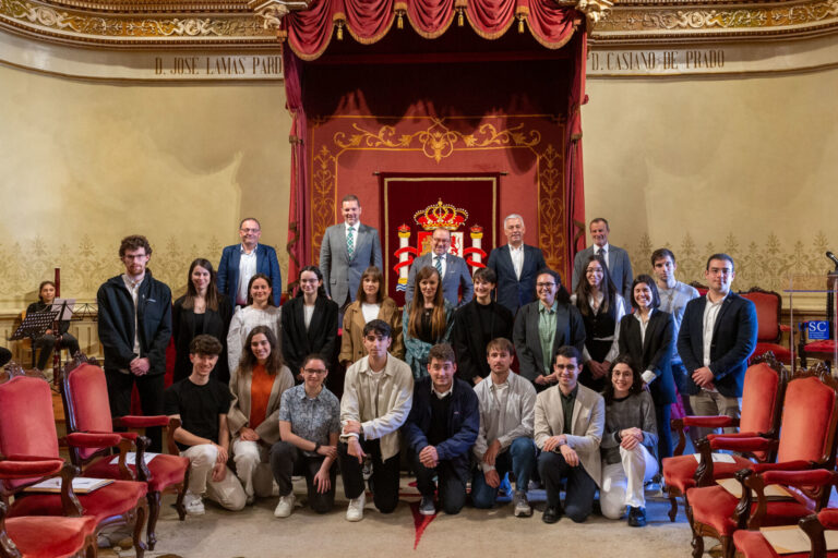 La USC premia la calidad lingüística de 25 trabajos académicos en gallego