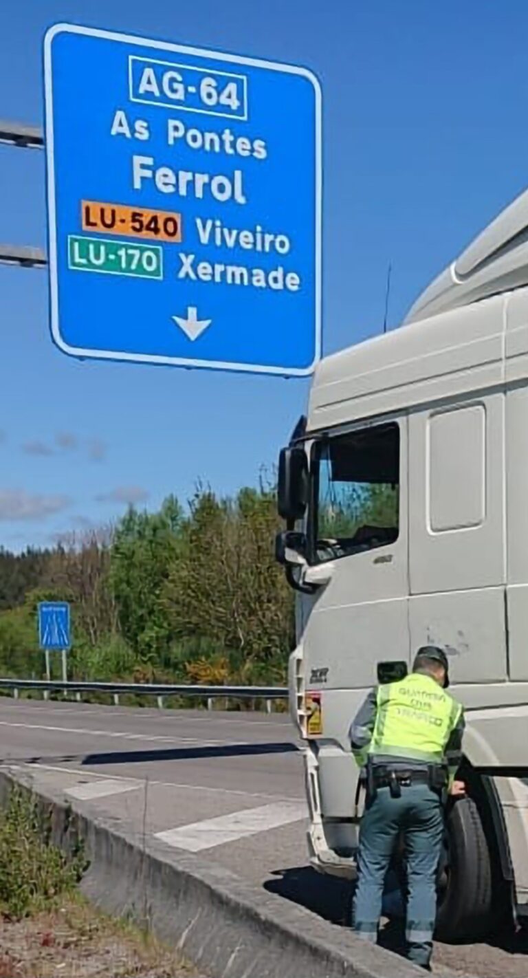 Investigan a dos empresarios por el mal estado de las ruedas de un camión de su compañía que circulaba por Vilalba