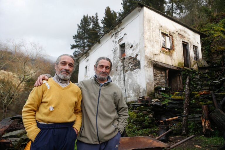 La titularidad de la única casa de Barcela, con 300 hectáreas de monte vecinal, crea controversia en Negueira (Lugo)