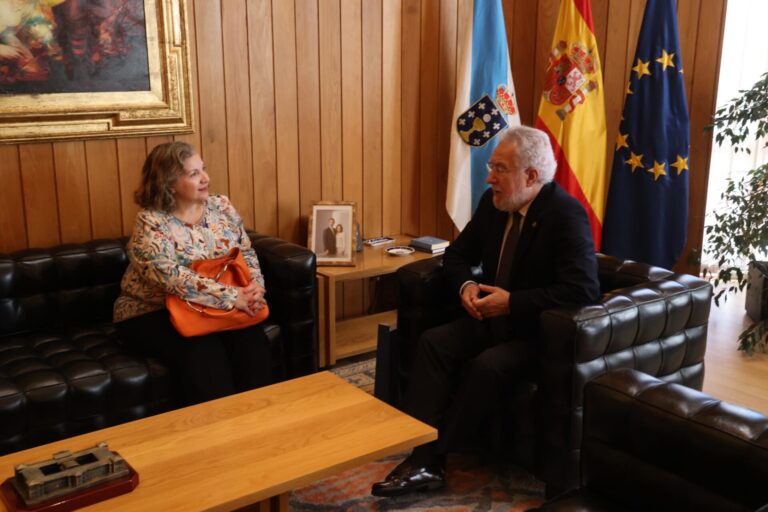 El presidente del Parlamento recibe a la consulesa de la República Argentina en Vigo