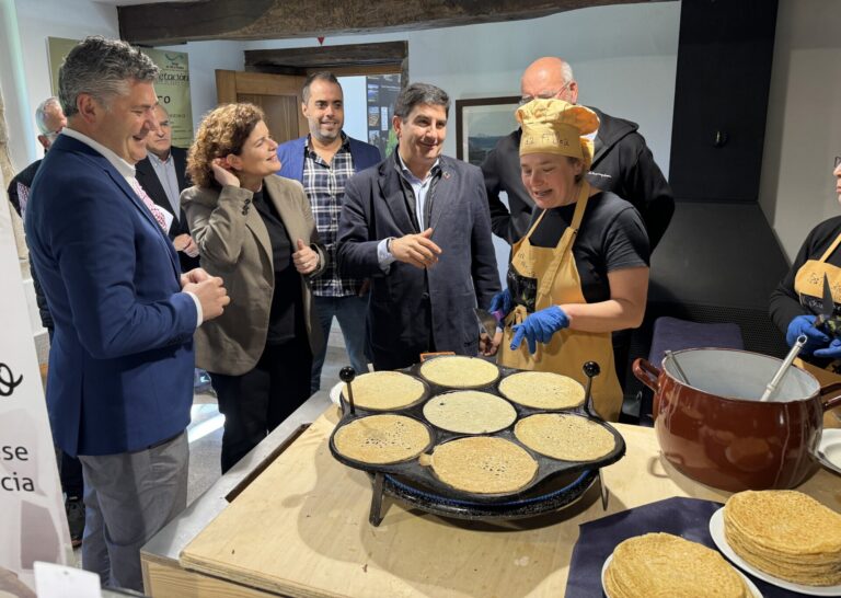 El delegado del Gobierno reivindica la Fiesta de la Filloa de Boqueixón, declarada fiesta turístico nacional