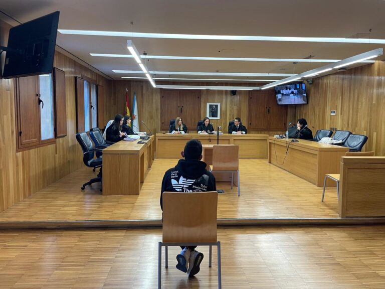 La Fiscalía pide la absolución de un joven de Vilalba (Lugo) acusado de violar a su ex pareja menor de edad