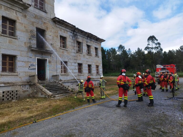 Efectivos de la Xunta y de la UME refuerzan su colaboración en el ámbito de la lucha contra incendios forestales