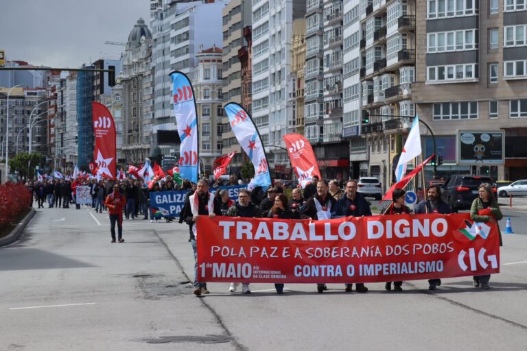 1 de Mayo.- Miles de personas se manifiestan en Galicia en demanda de «mejores salarios» y un «trabajo digno»