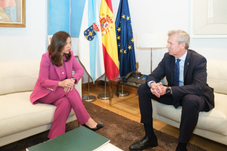 Alfonso Rueda e Inés Rey se comprometen a colaborar en la reordenación de la fachada marítima de A Coruña