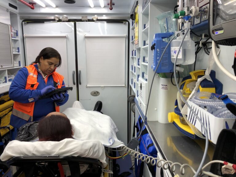 El 061-Galicia asistió este fin de semana a 59 personas implicadas en 46 accidentes de tráfico, con dos fallecidos