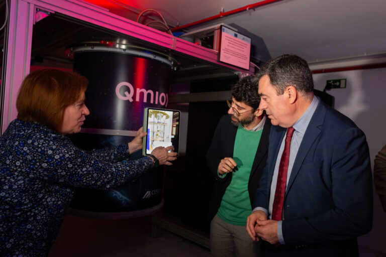 El ordenador cuántico QMIO se abre a la comunidad científica española para «atraer talento e inversiones» a Galicia