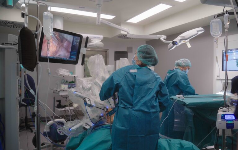Quirónsalud A Coruña aborda con éxito cirugías pancreáticas de alta complejidad con el robot Da Vinci