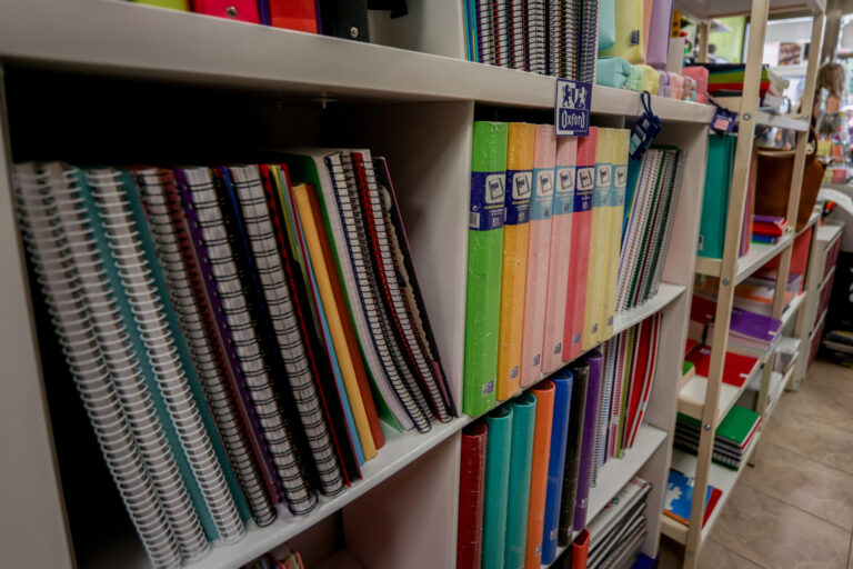 La Xunta abre este martes el plazo para solicitar las ayudas para comprar libros de texto y material escolar