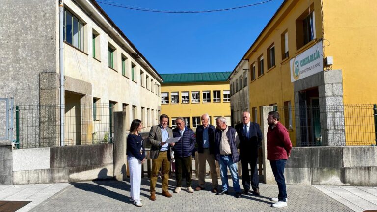 La Xunta aportará un millón de euros para convertir las antiguas viviendas de maestros de Fornelos en centro residencial