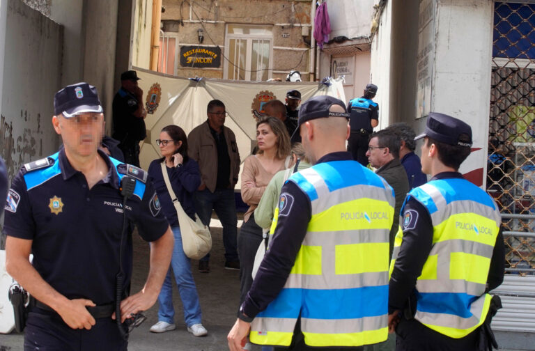 Bomberos de Vigo trasladan su apoyo a la familia del compañero fallecido este sábado: «Ahora y siempre»