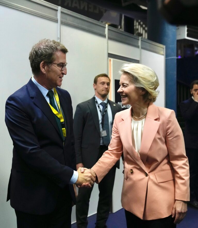 Von der Leyen y Feijóo se reúnen en Santiago el sábado para hablar de la amnistía y después compartirán mitin