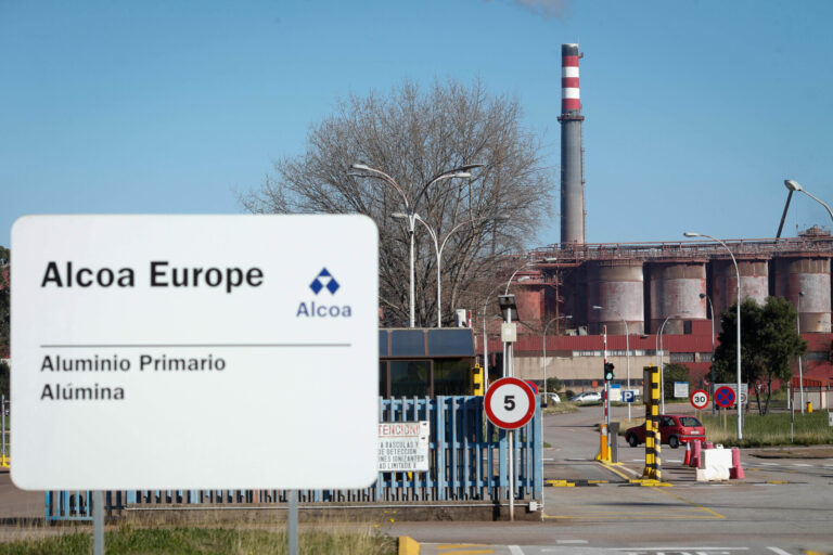 La mesa de seguimiento de Alcoa se reunirá el 12 de junio para abordar el proceso de venta del complejo de San Cibrao