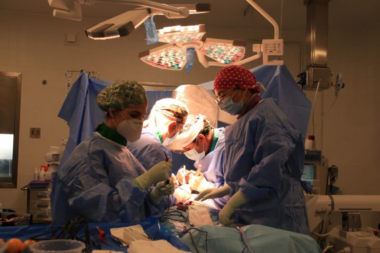 El área sanitaria de A Coruña cuenta con la mayor espera para cirugía, con 81 días, y la de Lugo la menor, con 50,3