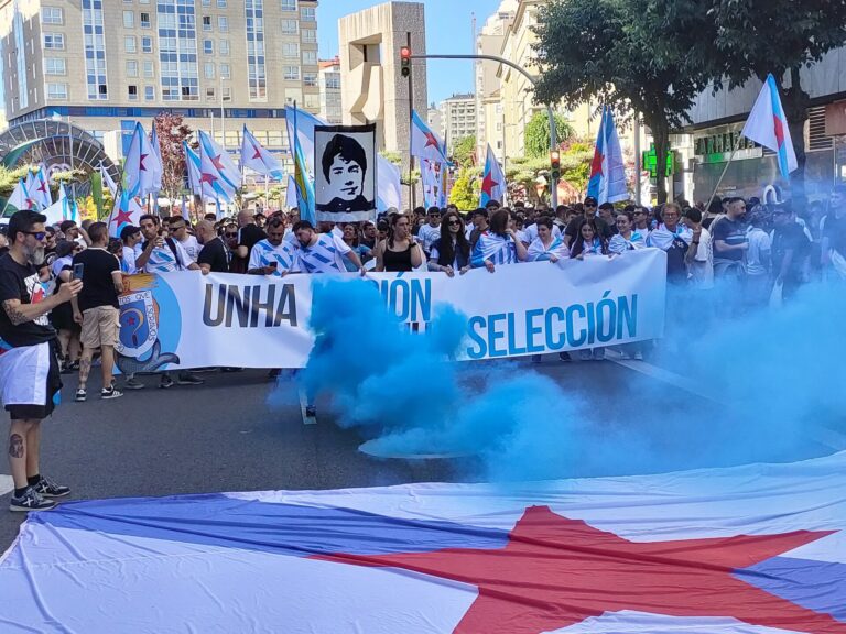 Unas 200 personas se manifiestan en Vigo para exigir la oficialidad de las selecciones deportivas gallegas