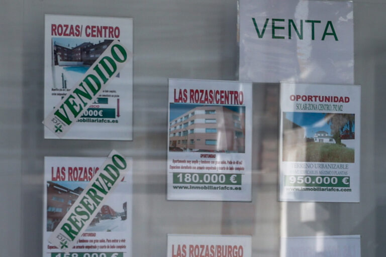 La compraventa de viviendas creció un 25,2% en abril en España y un 29,1 % en Galicia, según los notarios