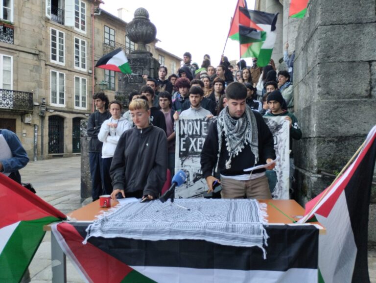 La acampada pro Palestina de Santiago acusa a la USC de mantenerse en el plano «simbólico» y no romper con el «sionismo»