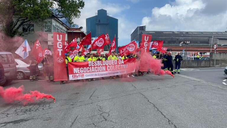 Los trabajadores de Ferroglobe convocan paros a finales de junio por la negativa de la empresa a negociar nuevo convenio