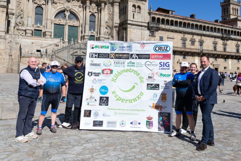 En bicicleta desde Córdoba a Santiago para visibilizar la investigación del cáncer infantil