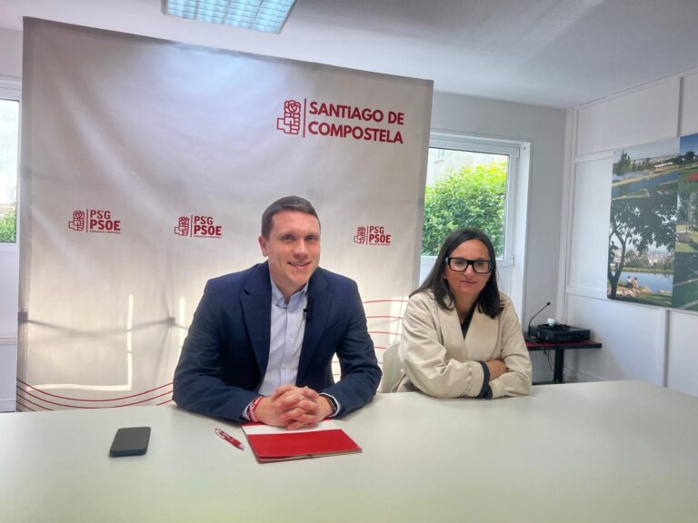 El secretario xeral del PSOE compostelano exige a la alcaldesa una comisión de seguimiento de los presupuestos