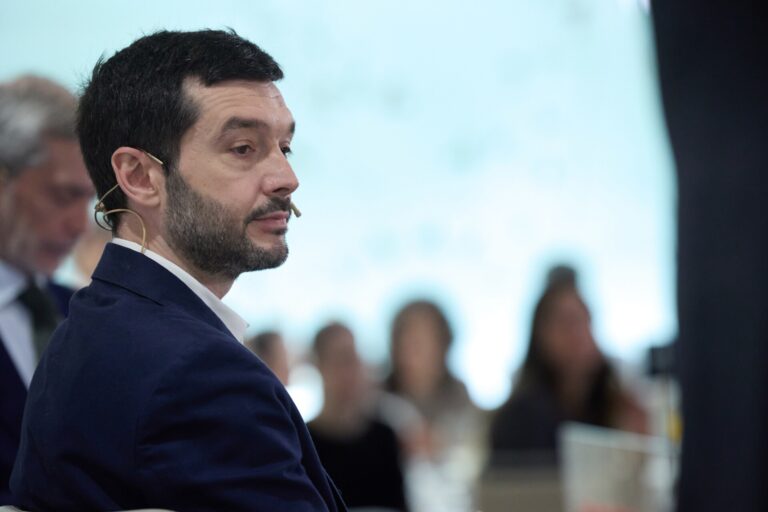 Bustinduy se reúne este lunes con las comunidades en el Consejo Territorial para tratar financiación en dependencia