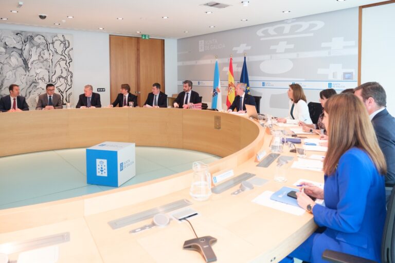 AV.-Consello.-El Sergas sumará a médicos de otras CCAA y del 061 en sus planes para cubrir vacantes en verano