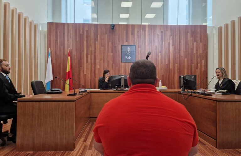 Acepta un año de cárcel por dejar morir de hambre a cinco perros en Gondomar (Pontevedra)