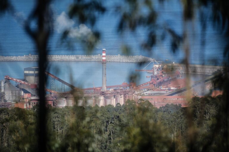 Representantes de dos empresas interesadas en la compra del complejo de Alcoa visitan la factoría de San Cibrao (Lugo)