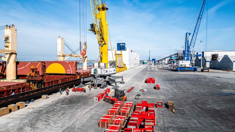 El tráfico de mercancías repunta un 17% en los puertos estatales en Galicia en mayo