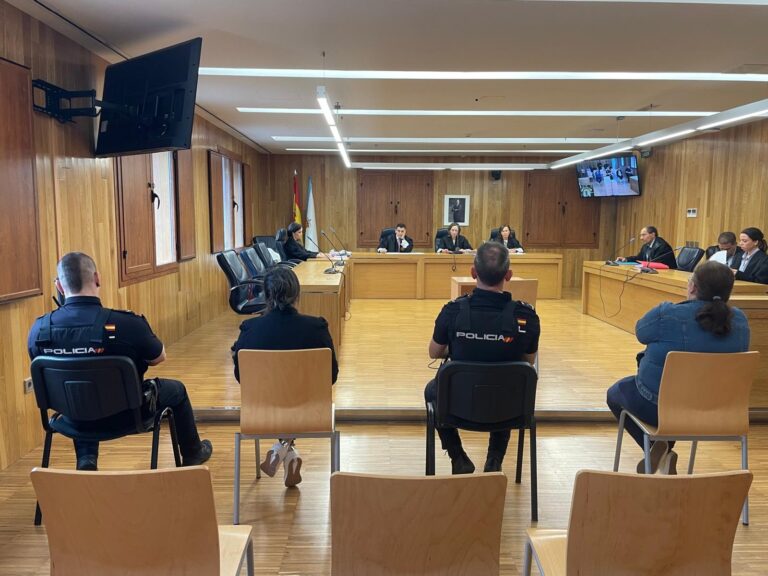 Las acusadas de encerrar durante un año a una anciana en un piso de Vilalba (Lugo) niegan los hechos ante la jueza