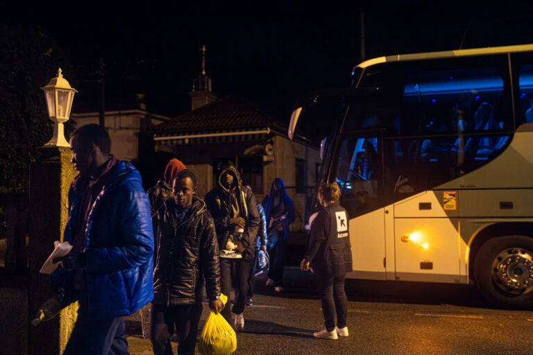 Canarias inicia los trámites para derivar a Galicia los 28 menores migrantes comprometidos en 2023