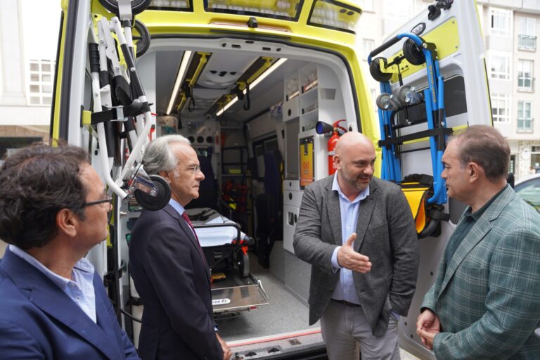 La nueva ambulancia de soporte avanzado de Lalín asistió a más de 60 pacientes desde su incorporación hace un mes