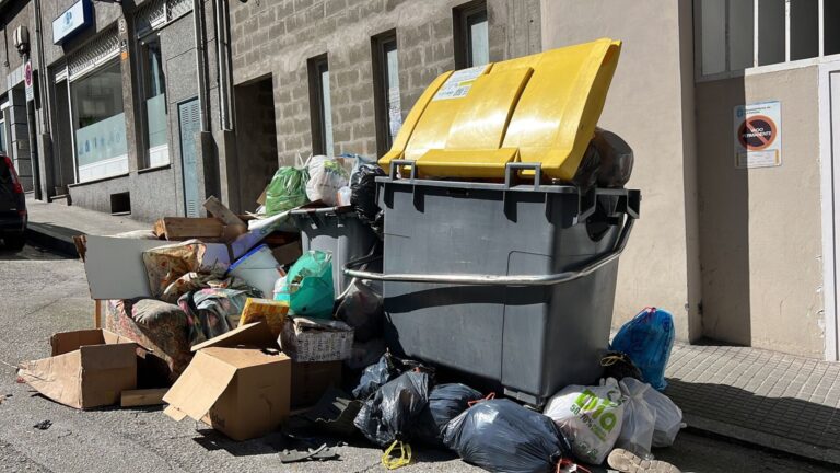 El Ayuntamiento de A Coruña declarará el estado de emergencia por la huelga de basura si siguen residuos en las calles