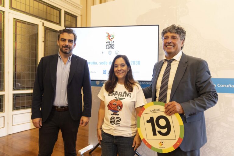 El Ayuntamiento de A Coruña presenta el «proyecto de ciudad» de Riazor para el Mundial 2030 y la Xunta pide implicación