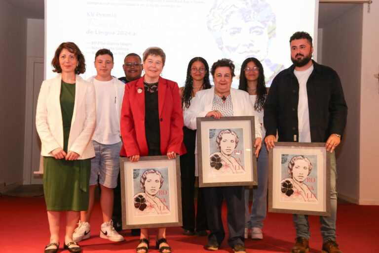 Pilar García Negro, Nova Escola Galega y ‘Aquí tamén se fala’ recogen el XV Premio Rosalía de Castro de Lingua
