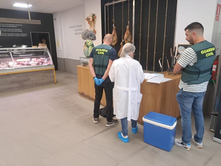 Investigan a siete personas por irregularidades en granjas de Ourense e incautan 1.000 kilos de carne sin documentación